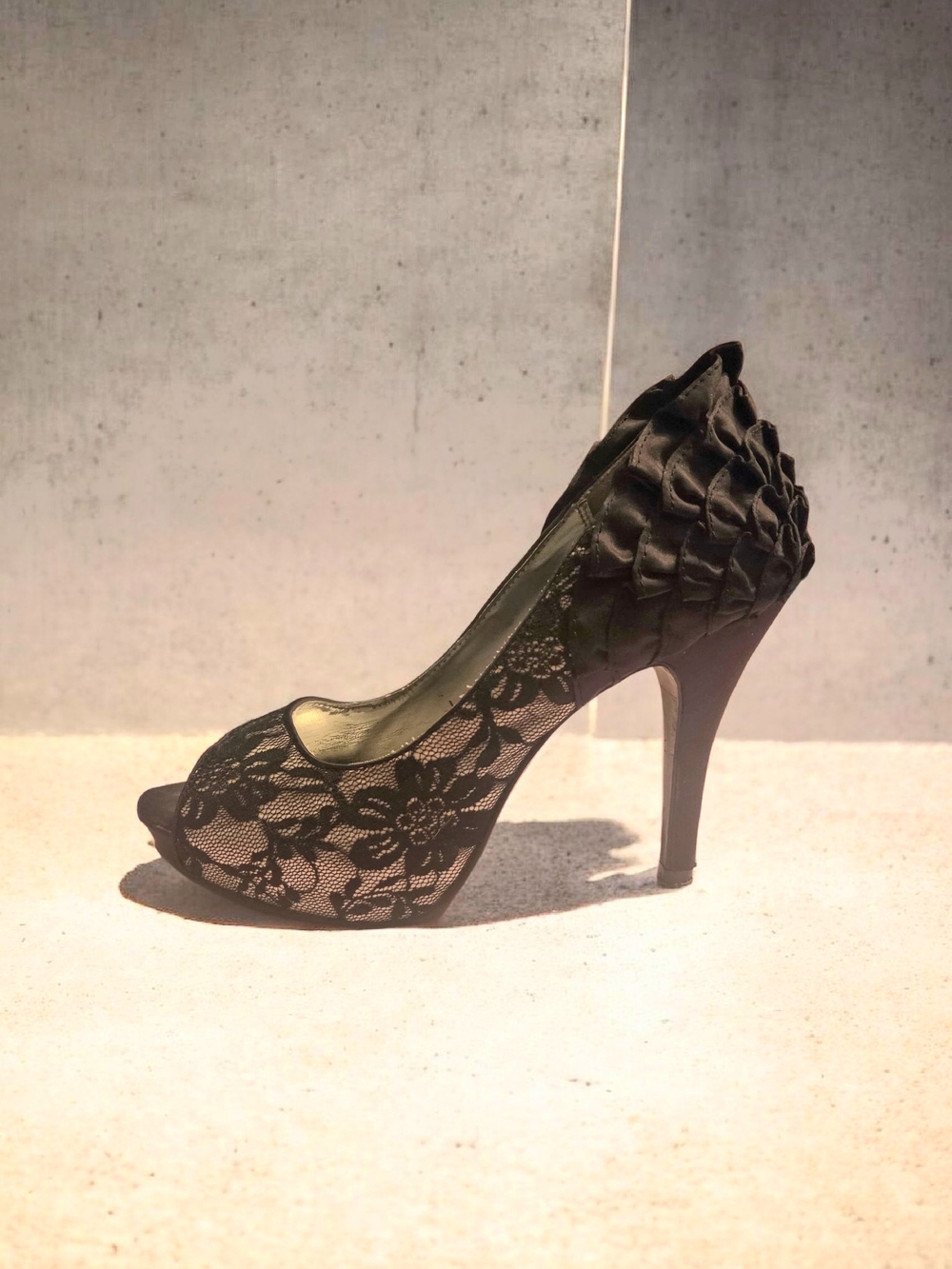 Lulu Townsend Black Lace & Satin Peep-Toe Stiletto Heel Size 5.5